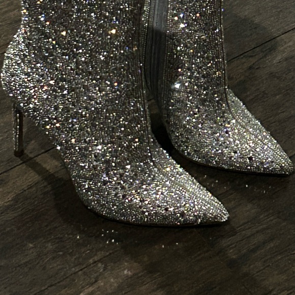 Women’s Rhinestone Shoes Size 7 NWT SOLD OUT - Picture 15 of 16